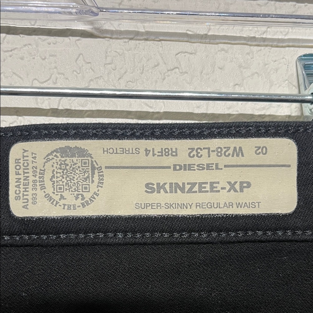 Diesel Black Super Skinny Women’s Size W28-L32 SKINZEE-XP Jeans - Picture 2 of 10